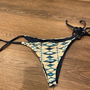 Frankies bikini bottoms size M
